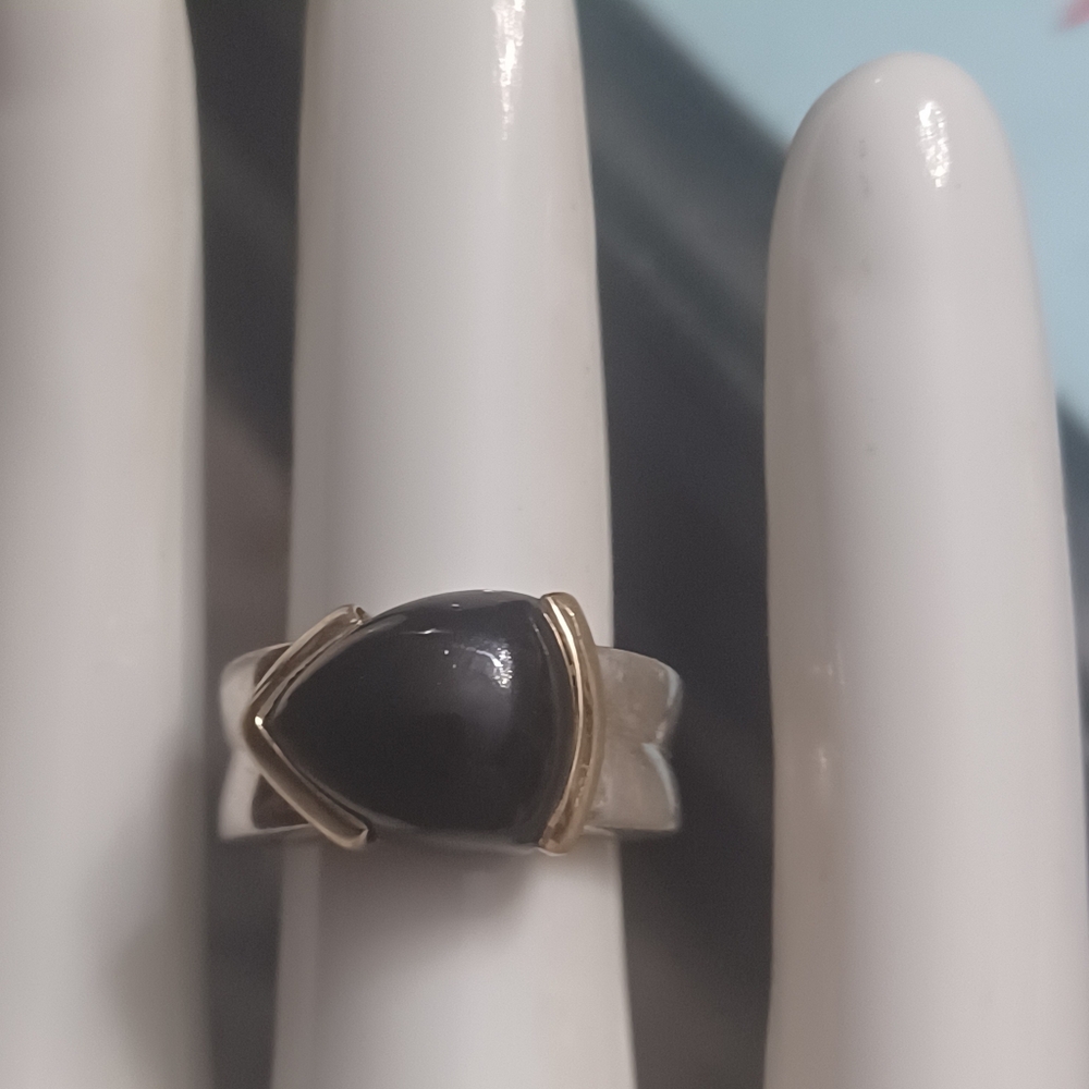 Solid 925 sterling silver and black onyx ring